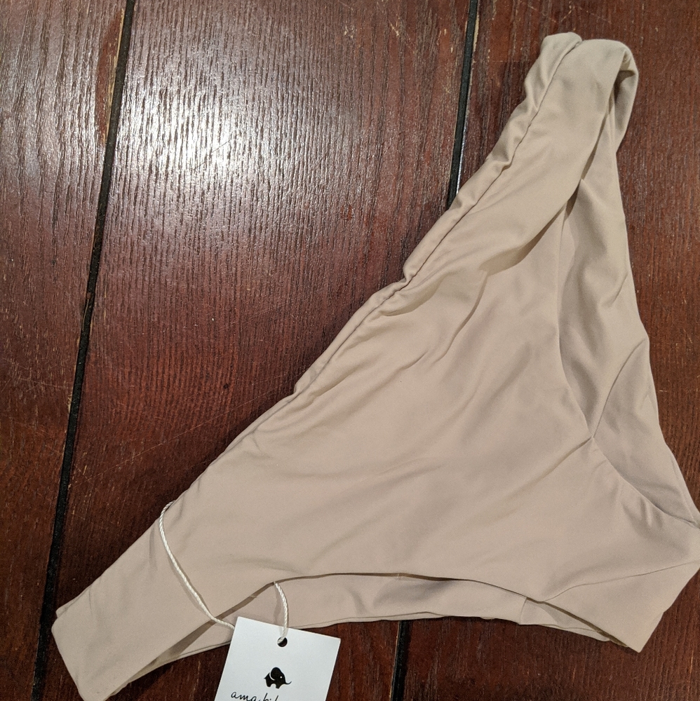 Ama Bikinis Suna bottoms